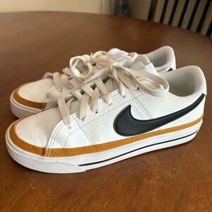 Nike Court Legacy Next Nature - Womens Size 5